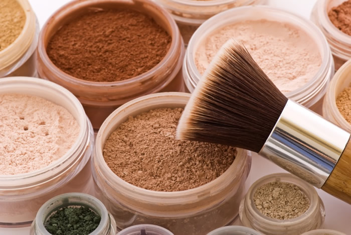 6 Makeup Tips For Oily Skin To Make Your Makeup Last Longer