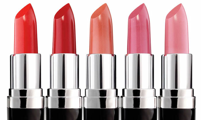 7 Common Mistakes To Avoid While Applying Lipstick