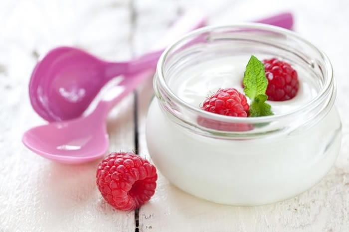 Raspberries + yoghurt
