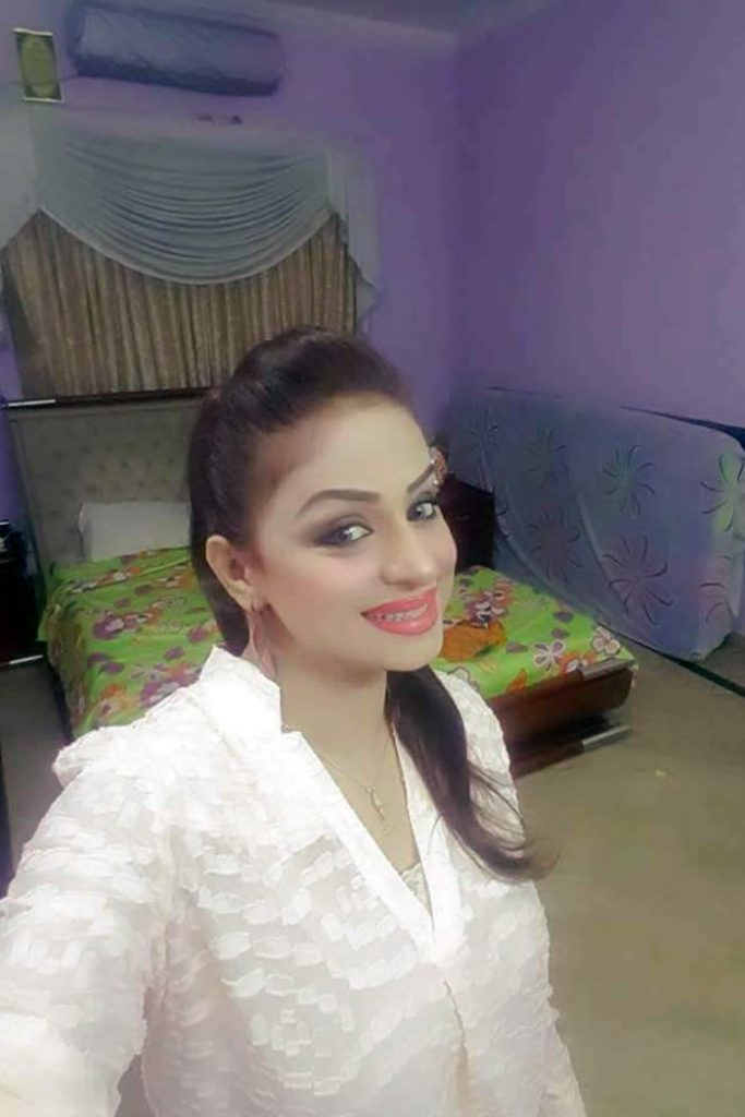 Nida Chaudhry images