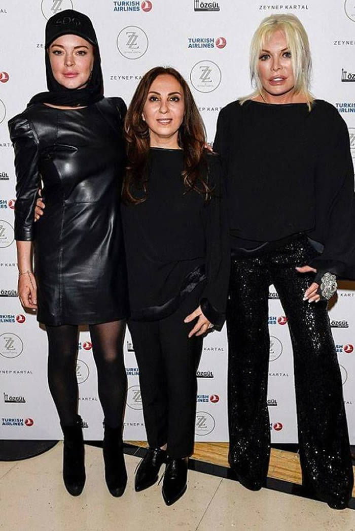 Lindsay Lohan Wears Hijab to London Fashion Week