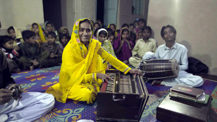 Singer Vishnu and Shamu Bai