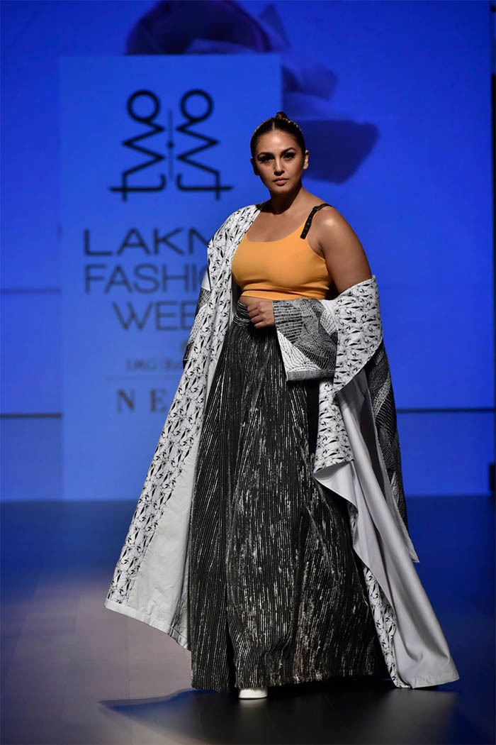 Bollywood Celebrity Showstoppers Lakme Fashion Week 2018