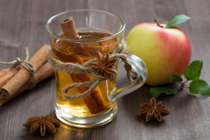 7 Amazing Benefits And Uses For Apple Cider Vinegar