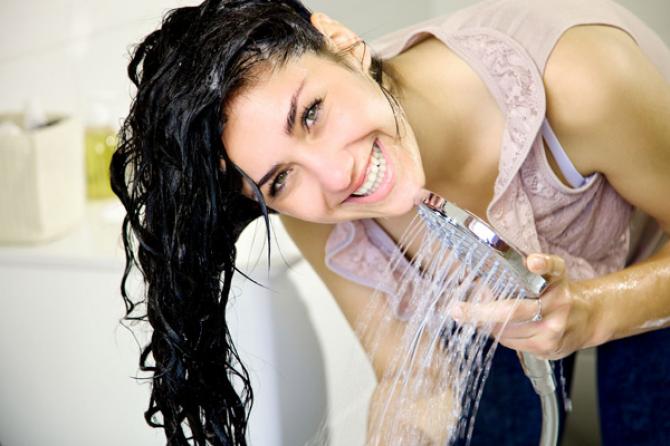 7 Common Hair Washing Mistakes That Most Women Make In The Shower