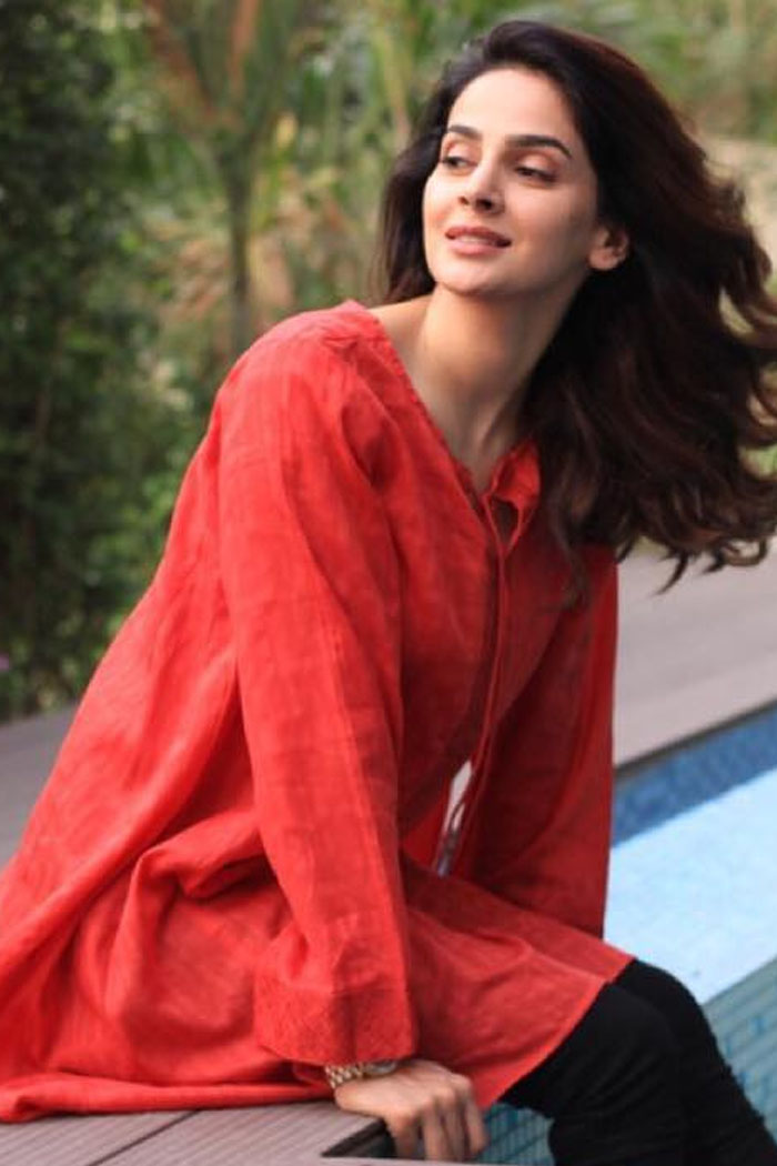 Saba Qamar Images