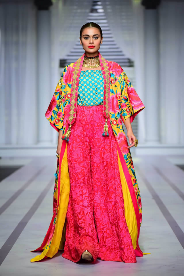 Khaadi Khaas Gypsy Collection at Pantene Hum Showcase 2019