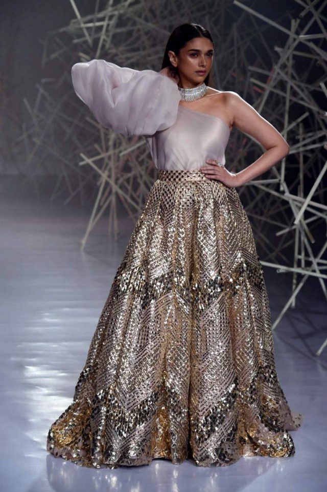 india couture week 2019,india couture week,bollywood news,bollywood,india couture week (icw),kiara advani at india couture week 2019,bollywood latest news,bollywood news in hindi,lakme fashion week 2019,indian couture week,lakme fashion week,bollywood gossip,bollywood gossips,indian couture week 2019 dates,kiara advani on india couture week,indian couture week 2019,bollywood actress india couture week 2019,india couture week,bollywood news,bollywood,india couture week (icw),kiara advani at india couture week 2019,bollywood latest news,bollywood news in hindi,lakme fashion week 2019,indian couture week,lakme fashion week,bollywood gossip,bollywood gossips,indian couture week 2019 dates,kiara advani on india couture week,indian couture week 2019,bollywood actress