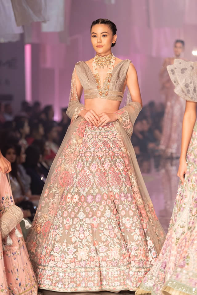 manish malhotra bridal lehenga 2019