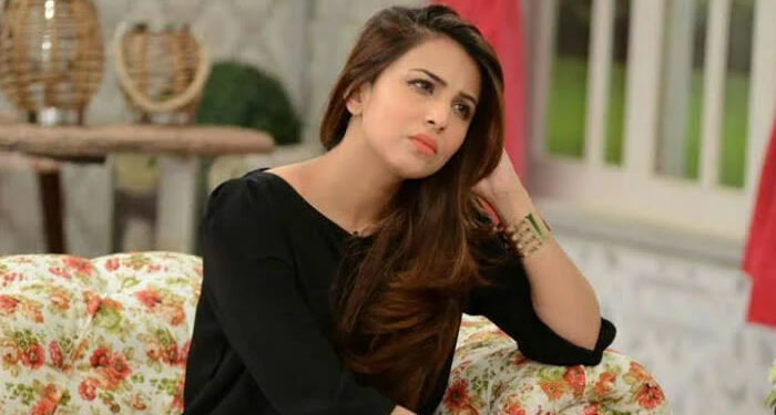 Ushna Shah Apologises to Doctors after Social Media Outrage