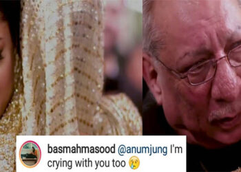 Kareena Kapoor Gets Uncomfortable as Fans Surrounded her at work after Delivery