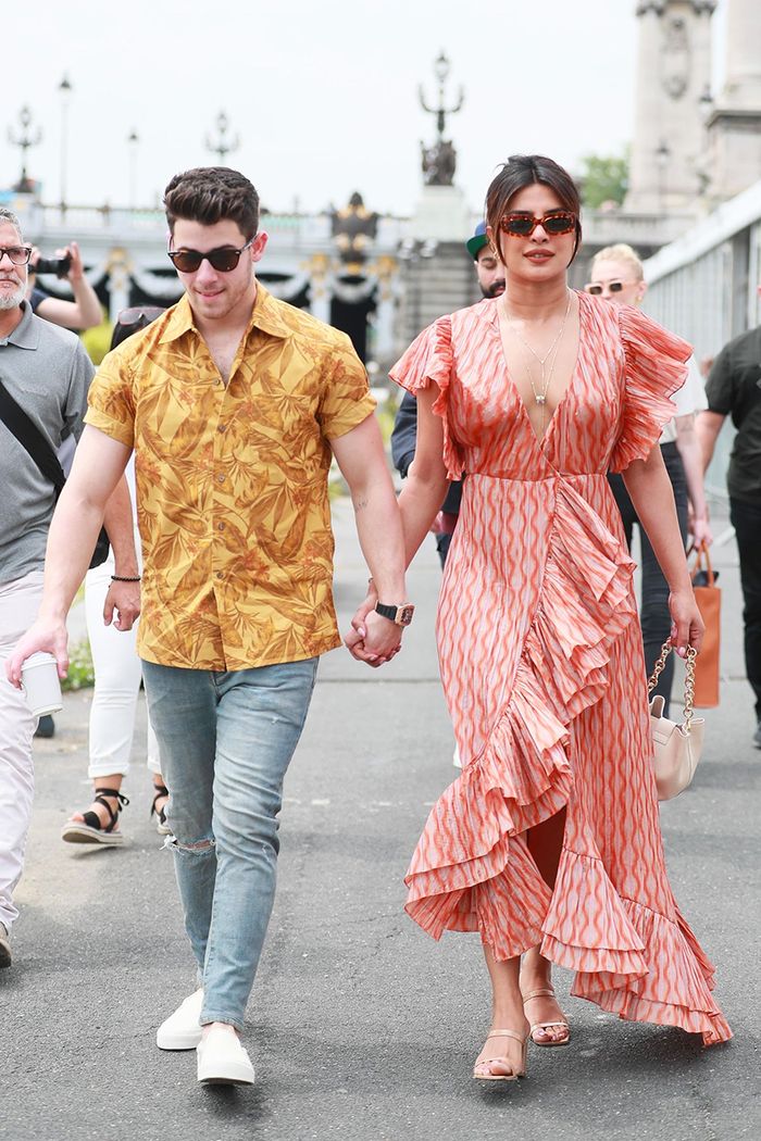 ** RIGHTS: ONLY UNITED STATES, AUSTRALIA, CANADA, NEW ZEALAND ** Paris, FRANCE  - Nick Jonas and his wife Priyanka Chopra arrive at the docks for a private riverboat cruise on the Seine river. Paris, June 24, 2019.

Pictured: Nick Jonas, Priyanka Chopra

BACKGRID USA 24 JUNE 2019 

BYLINE MUST READ: Best Image / BACKGRID

USA: +1 310 798 9111 / usasales@backgrid.com

UK: +44 208 344 2007 / uksales@backgrid.com

*UK Clients - Pictures Containing Children
Please Pixelate Face Prior To Publication*