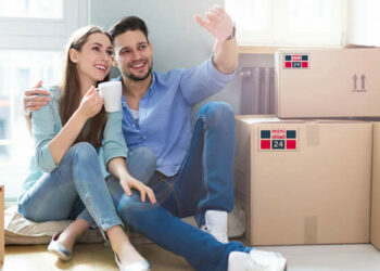 How do I load and unload a Moving Truck?