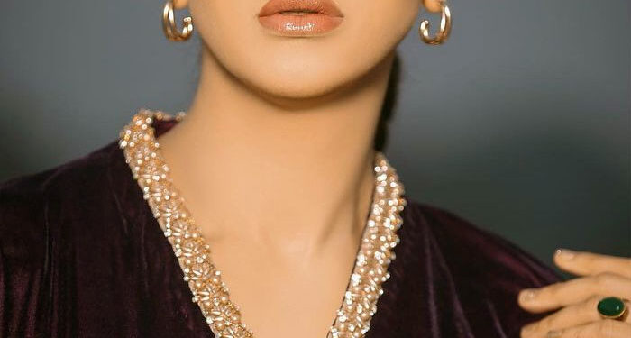 Sana Fakhar Got Bashed for Her Bold Pictures and She Had a Befitting Reply to Nasty Comments