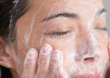 DIY Dragon Fruit Exfoliating Body Pack for Soft and Fresh Skin