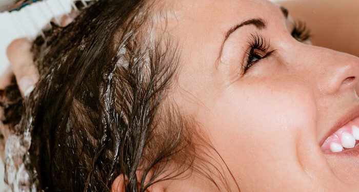 8 Hacks To Manage Unwashed Hair When you Have No Time To Wash It!