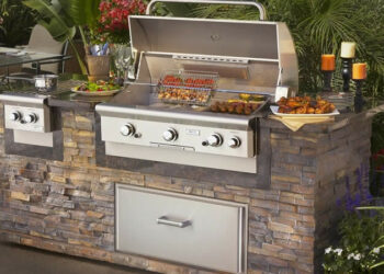 outdoor barbecue kitchen