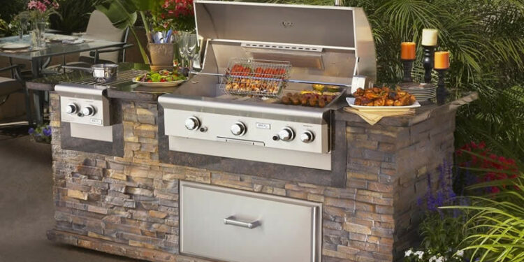 outdoor barbecue kitchen