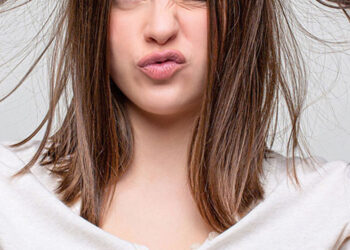 7 Super Effective Remedies To Fight Summer Frizz