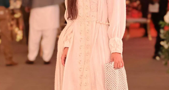 Udaari Actress Urwa Hocane’s Reaction to Fans’ Questions About Her Husband Farhan Saeed