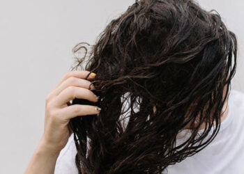 5 Best Home Remedies To Get Straight Hair Naturally Without Any Chemicals