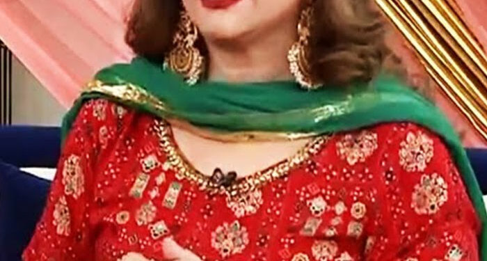 Bushra Ansari images