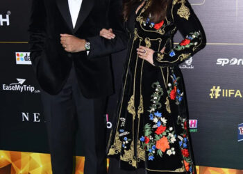 All Bollywood Stars Dazzle At IIFA Rocks 2022 Green Carpet