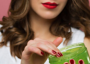 3 Homemade Hair Moisturizer Recipes for Silky, Soft Hair