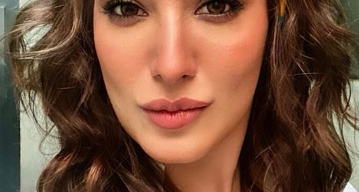 Mehwish Hayat images