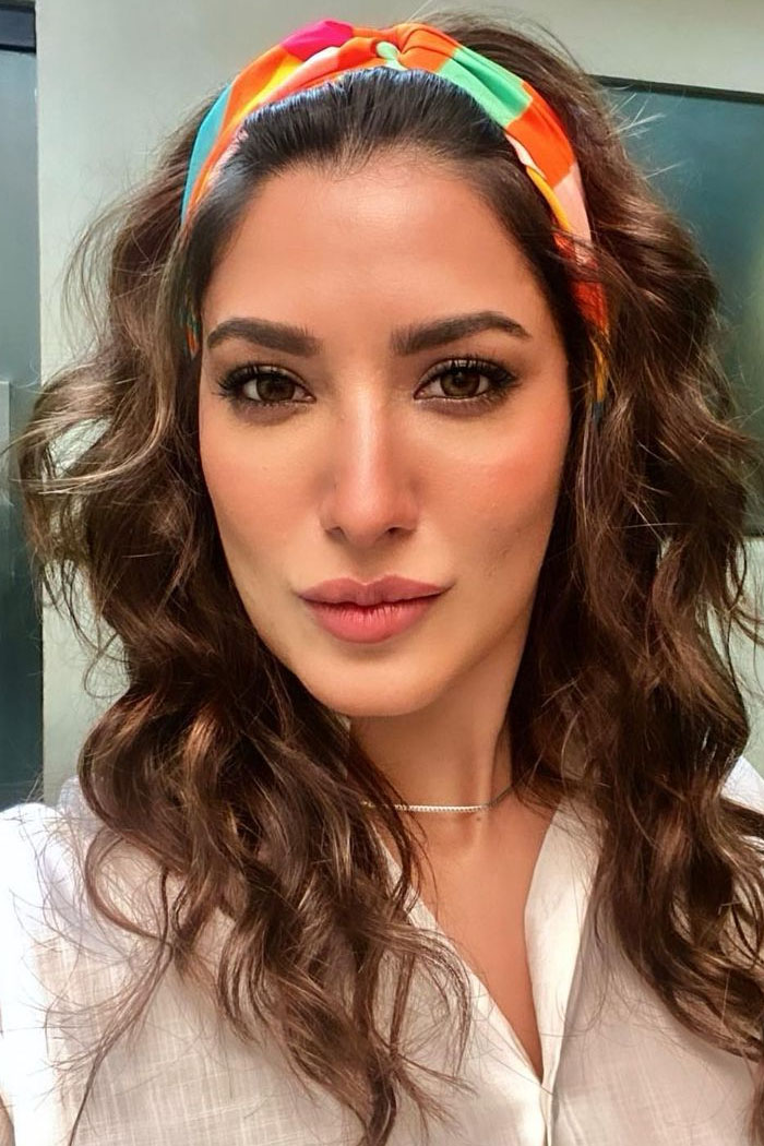 Mehwish Hayat images