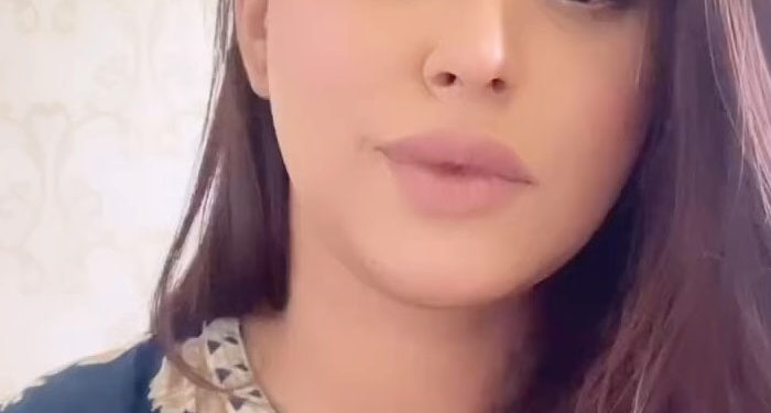 Madiha Naqvi Lashes Out at Trolls for Body-Shaming Her