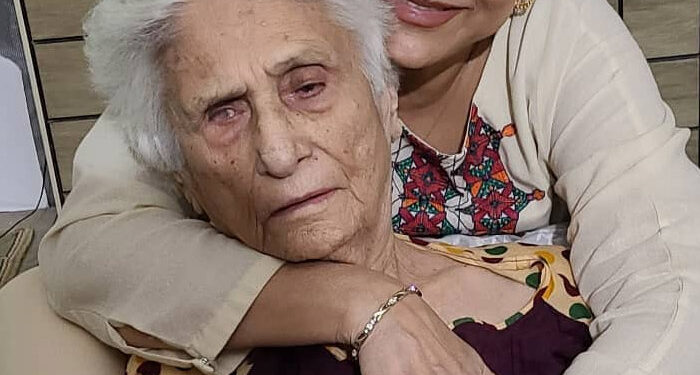 Actors Bushra Ansari, Asma Abbas’ mother passes away