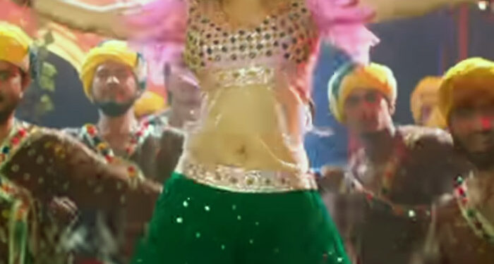 Urwa Hocane and Farhan Saeed’s Bold Dance Moves In the Movie Tich Button