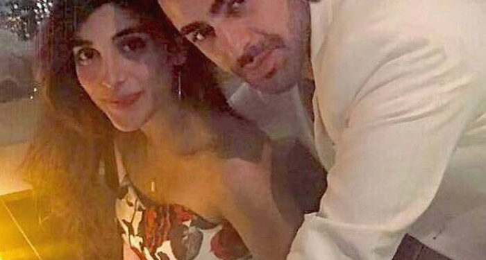 Farhan Saeed and Urwa Hocane Kissing in Public: These two love each other