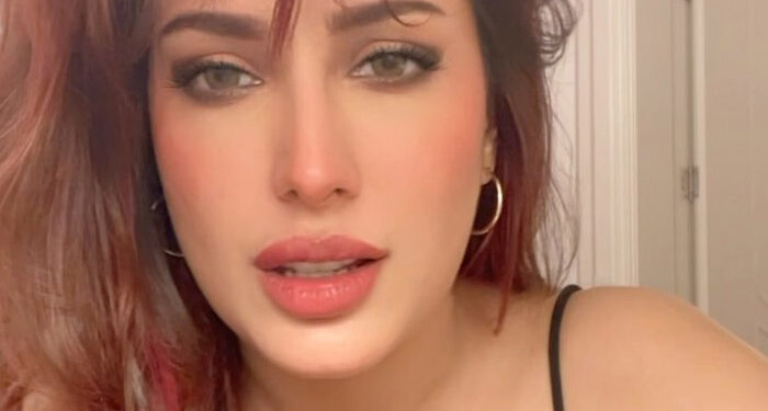 Mehwish Hayat bold
