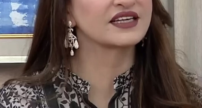 Saba Faisal Gets Emotional in Morning Show and Opens Up About Her Children