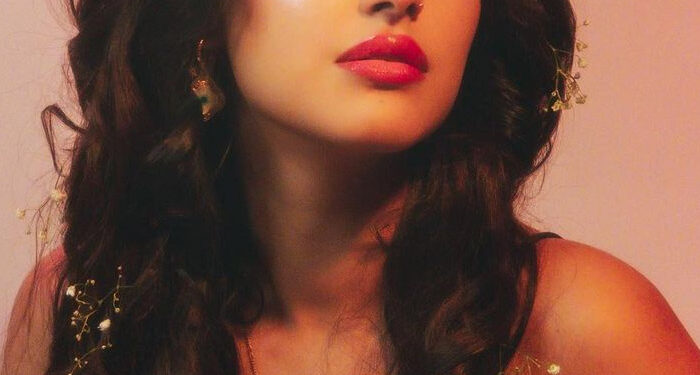 Anzela Abbasi images