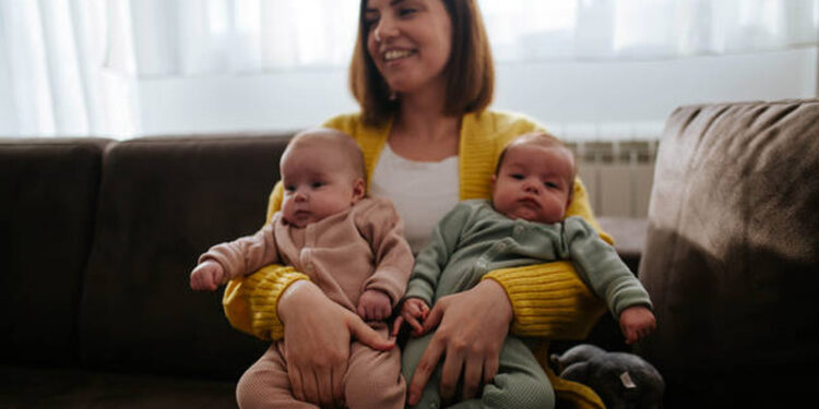 Mum called an ‘idiot’ for naming her twin sons the same name
