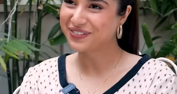Sabeena Farooq images