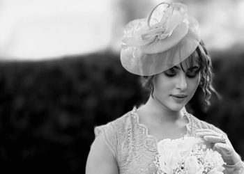 Pakistani actress Nimra Khan announces second marriage with Eiffel Tower photo